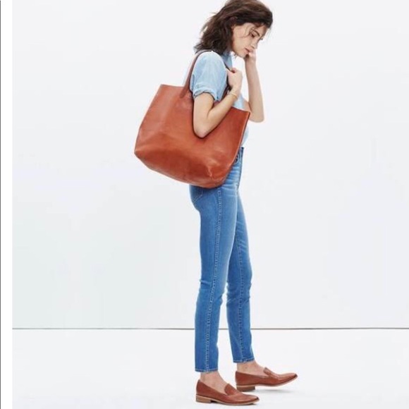 Madewell Handbags - Madewell transport tote 100% leather
